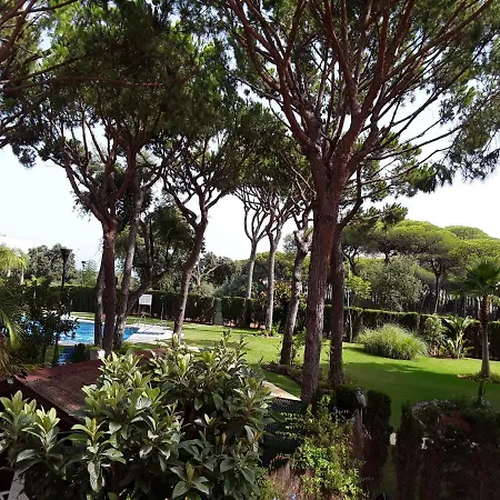 Holidays & Homes, Calahonda Royale Lirio, 300 M Playa *