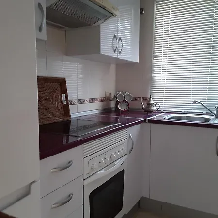 Apartment Holidays & Homes, Calahonda Royale Lirio, 300 M Playa Mijas