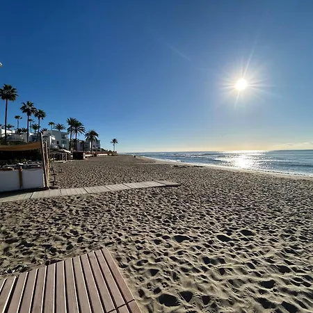 Holidays & Homes, Calahonda Royale Lirio, 300 M Playa