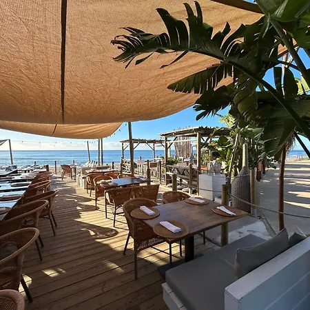 Apartment Holidays & Homes, Calahonda Royale Lirio, 300 M Playa Mijas