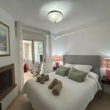 Holidays & Homes, Calahonda Royale Lirio, 300 M Playa *
